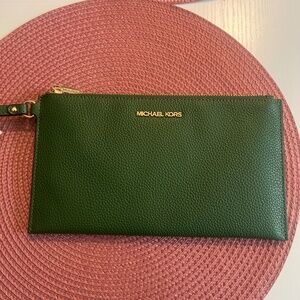 MICHAEL Michael Kors Fern Green Leather Jet Set Wristlet (NWT)